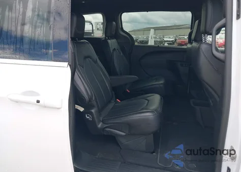 2025 Chrysler Pacifica Select z USA, uszkodzony, nr VIN 2C4RC1BG1SR555613